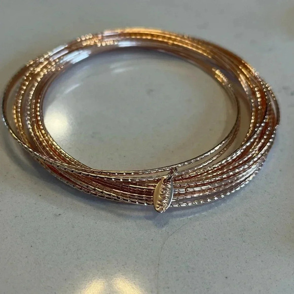 5/20$ 2 sets of  stainless steel bracelets - Picture 9 of 10